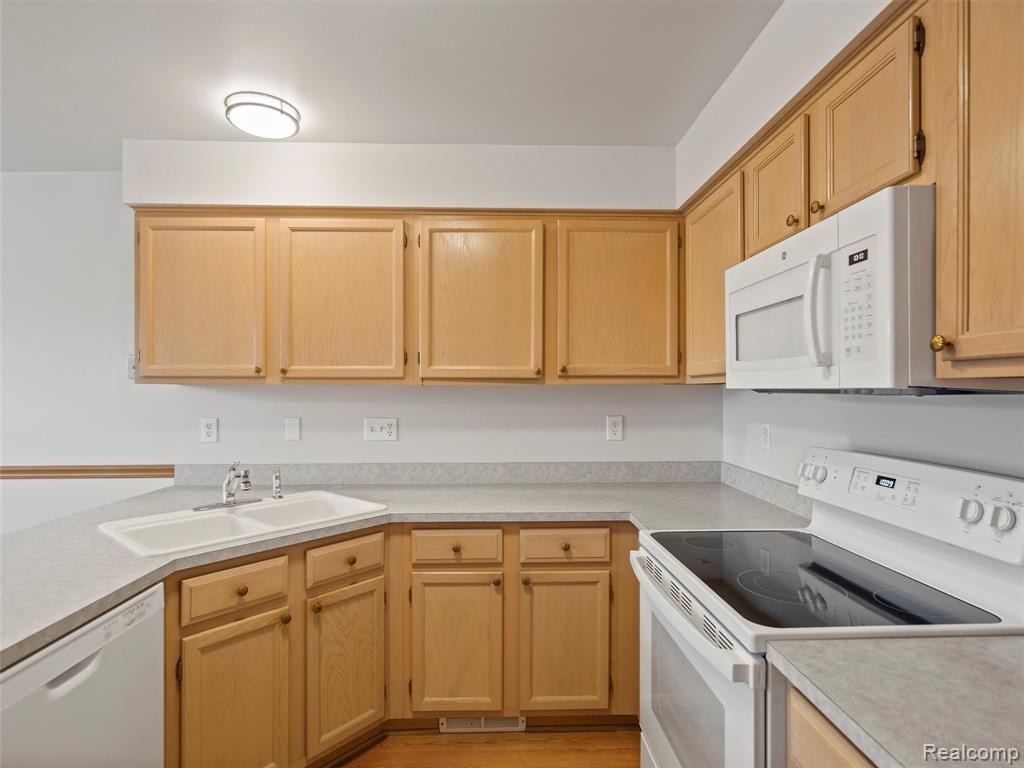 5716 Victory Circle, Sterling Heights, MI 48310 — Photo 8