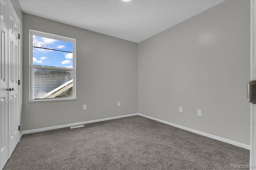 8247 Ellsworth Street, Detroit, MI 48238 — Photo 17