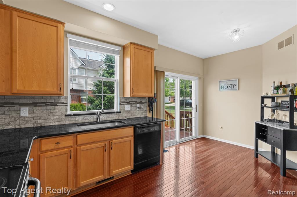 41506 Oconnor Lane, 156, Novi, MI 48377 — Photo 16