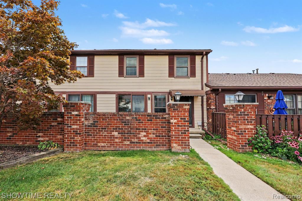39415 OLD DOMINION Drive, Clinton Twp, MI 48038
