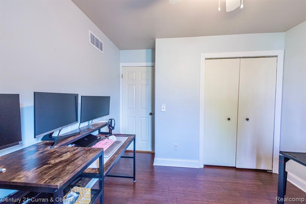 40306 LA GRANGE Drive, Sterling Heights, MI 48313 — Photo 16