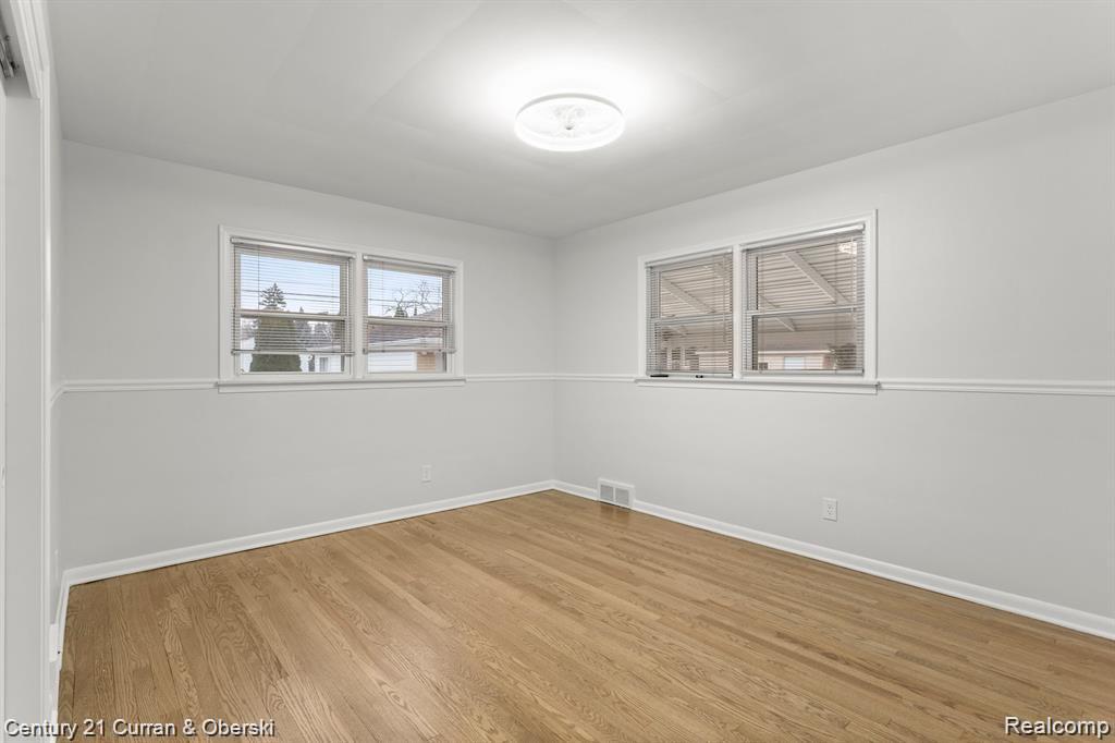 7296 KINGSBURY STREET, Dearborn Heights, MI 48127 — Photo 17