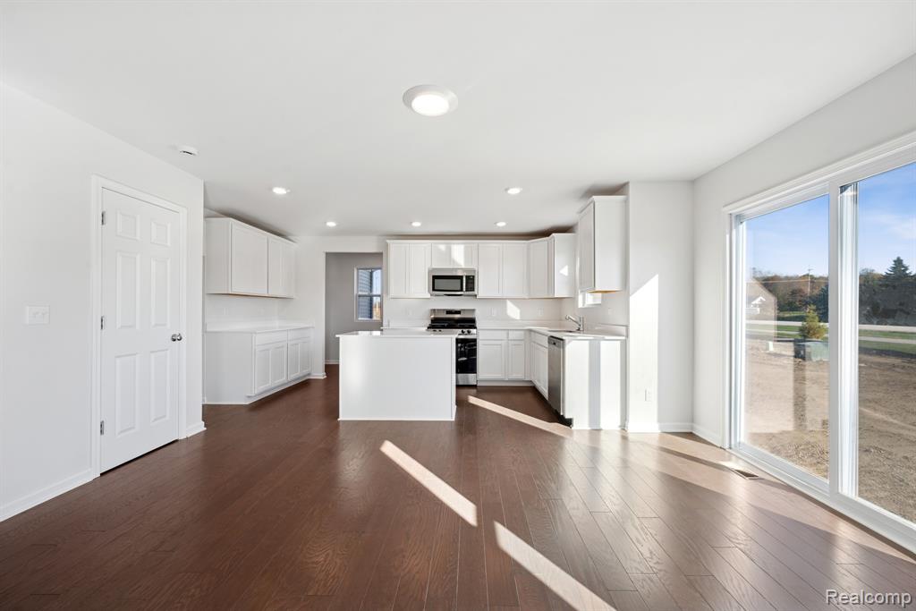 54822 Heron Circle, New Baltimore, MI 48047 — Photo 5