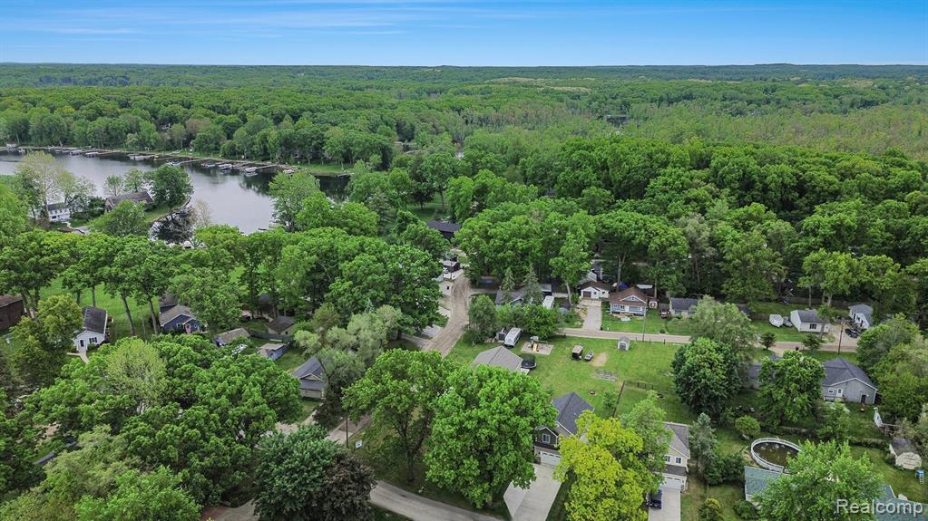 4686 Downing Drive, Pinckney, MI 48169 — Photo 27