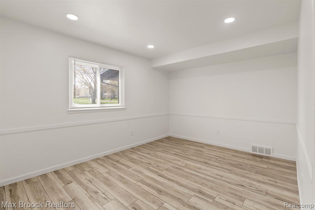 6207 NICHOLAS Drive, West Bloomfield, MI — Photo 31