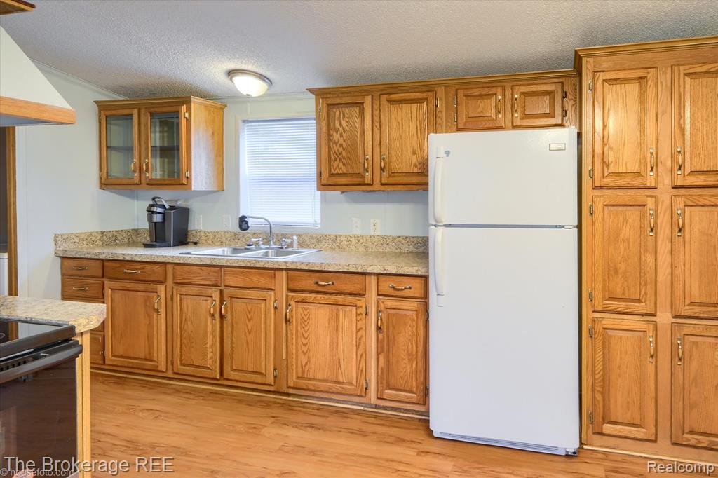 17101 Kropf Avenue, Davisburg, MI 48350 — Photo 17