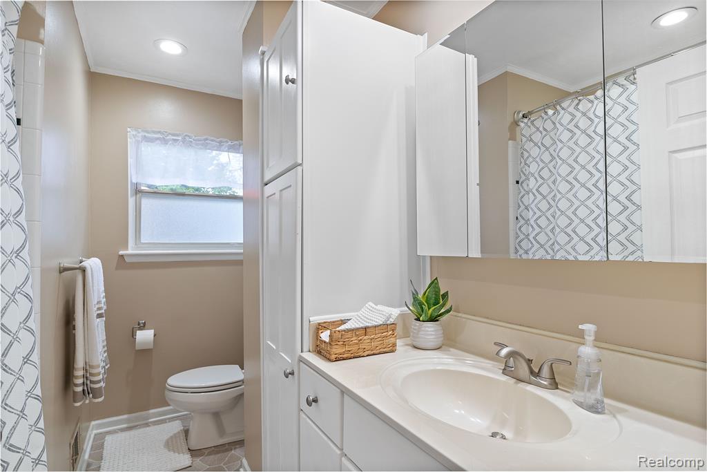 40740 ORANGELAWN Avenue, Plymouth, MI 48170 — Photo 12