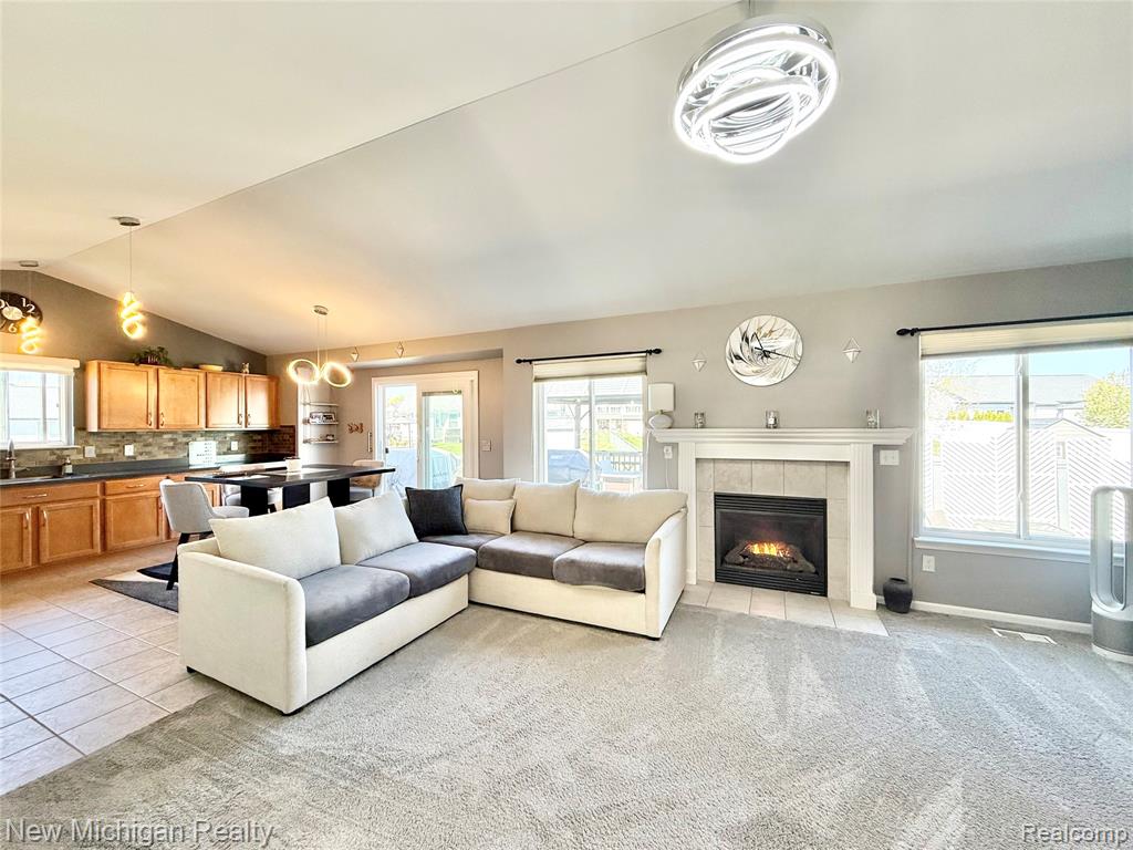 8205 Peninsula Circle, Grand Blanc, MI 48439 — Photo 7