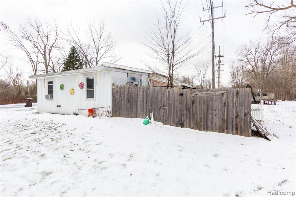 8200 Oakville Waltz Road, Belleville, MI 48111 — Photo 45