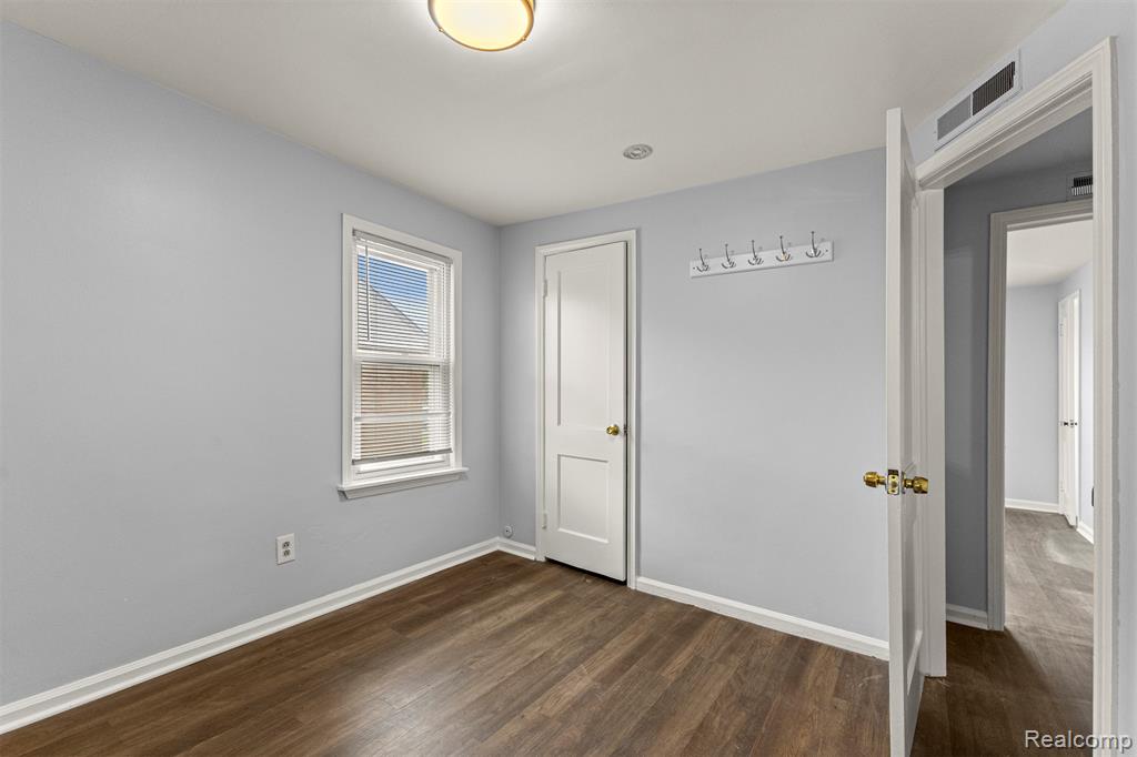 6918 Manor Street, Dearborn, MI 48126 — Photo 19