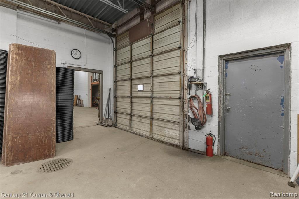 24101 W Warren Street, Dearborn Heights, MI 48127 — Photo 22
