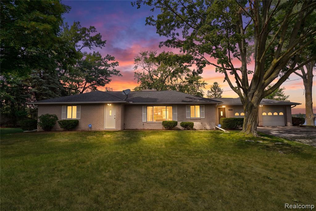 2354 Grove Park Road, Fenton, MI 48430 — Photo 2