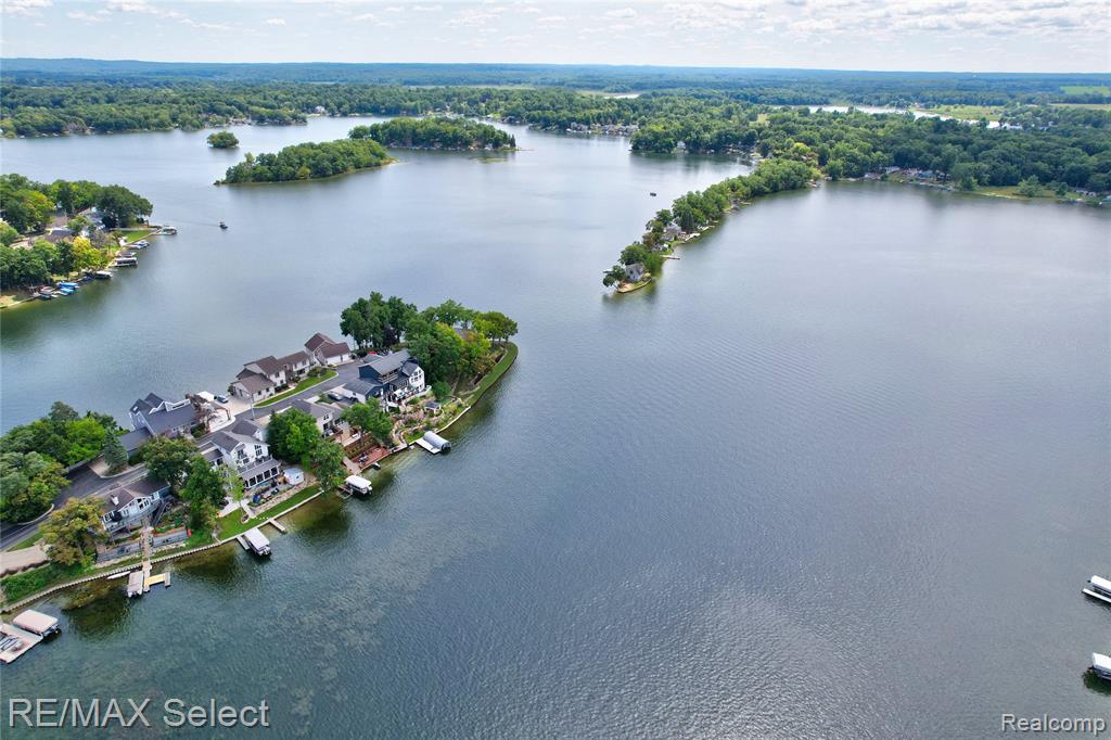 16172 Crest Drive, Linden, MI 48451 — Photo 54