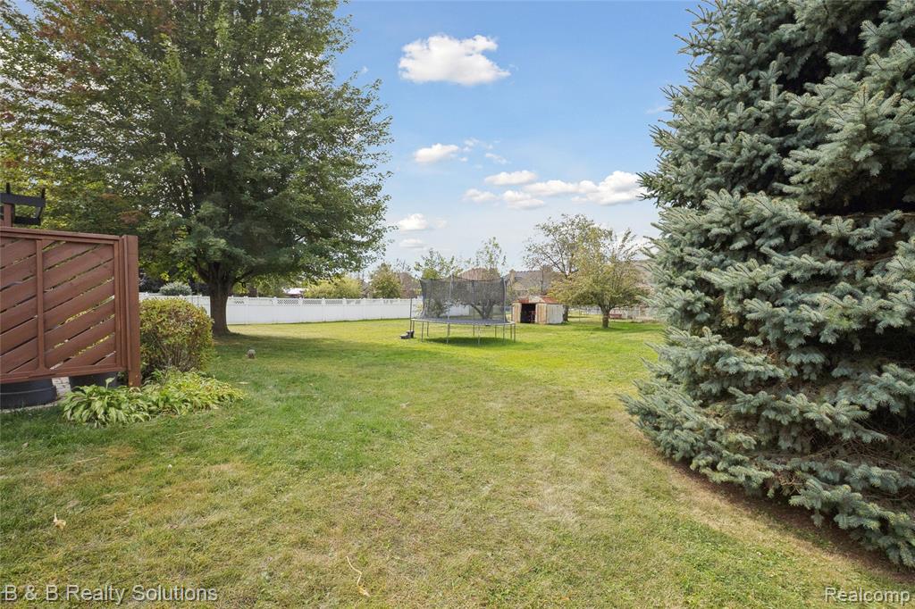 54675 Romeo Plank Road, Macomb, MI 48042 — Photo 42