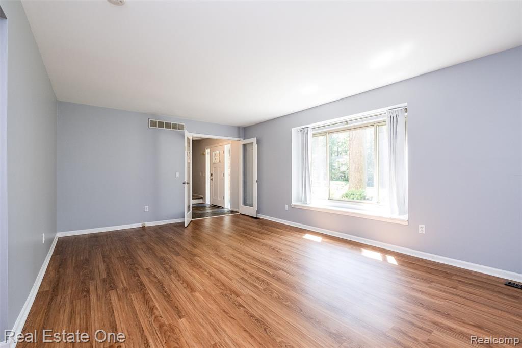 4079 Cumberland Court, Commerce Twp, MI 48390 — Photo 10