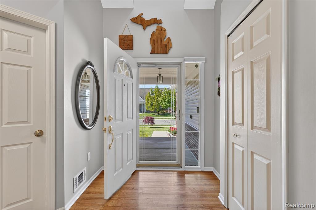 6652 Cortland Avenue, 1, Brighton, MI 48114 — Photo 4