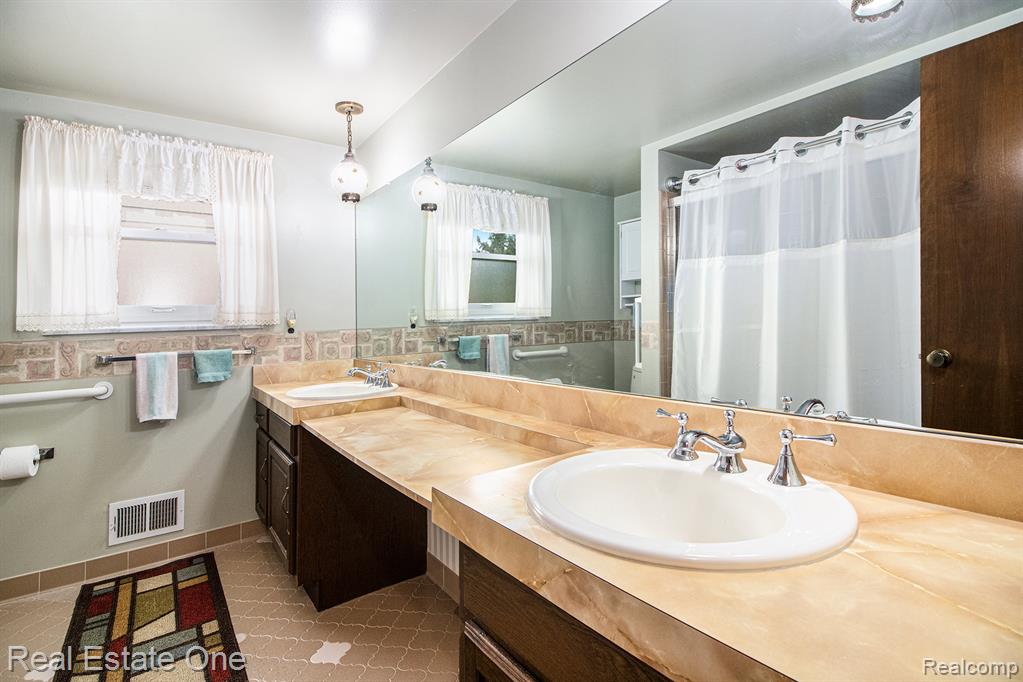 5587 Aster Drive, Troy, MI 48085 — Photo 13