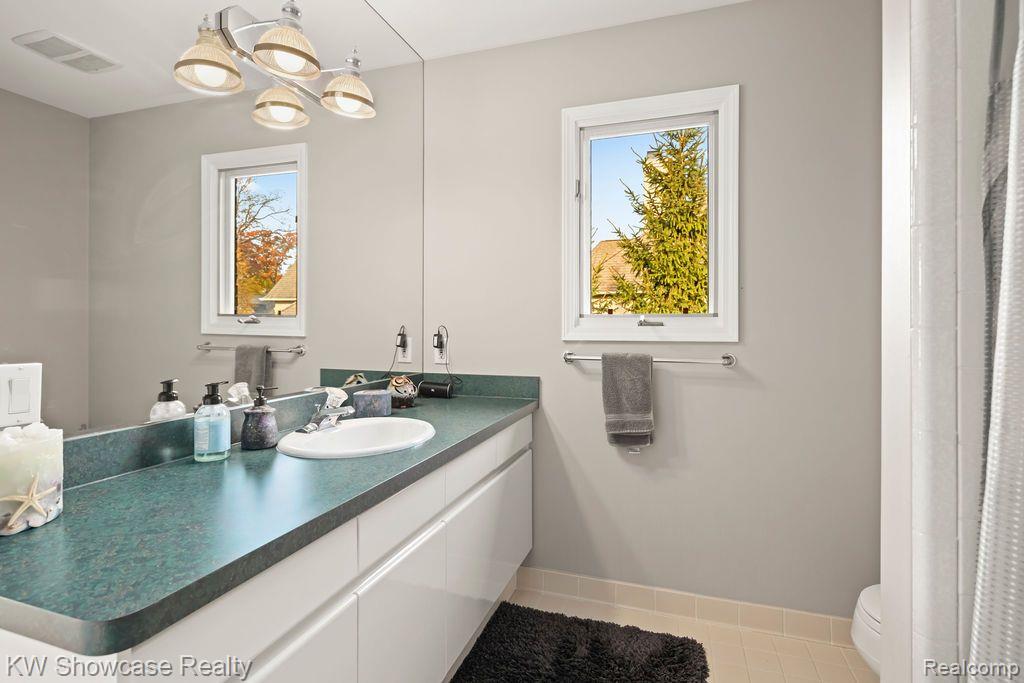 8579 PINE COVE Drive, Commerce Twp, MI 48382 — Photo 59