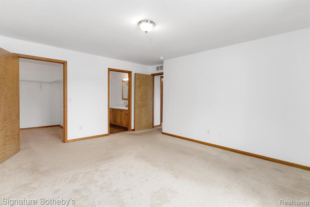 359 MARIGOLD Circle, Westland, MI — Photo 9