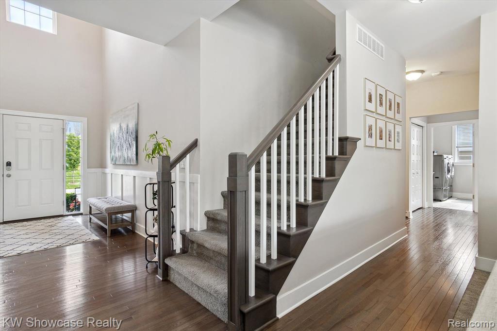 540 NAPA VALLEY Drive, Milford, MI 48381 — Photo 8