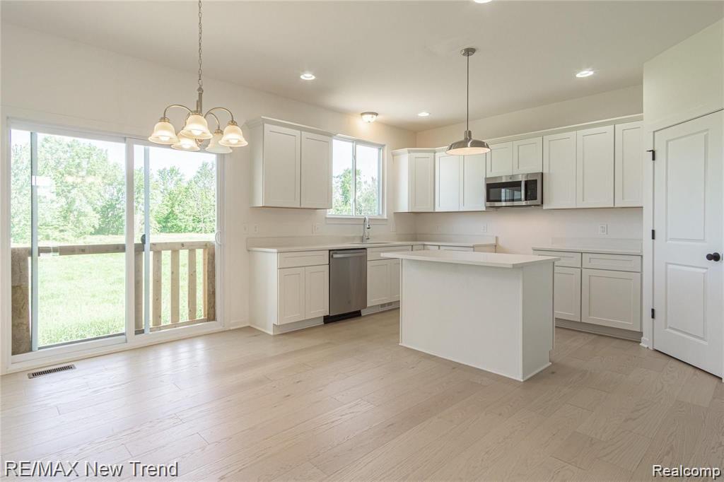 6300 TELURIDE Drive, White Lake, MI 48383 — Photo 16