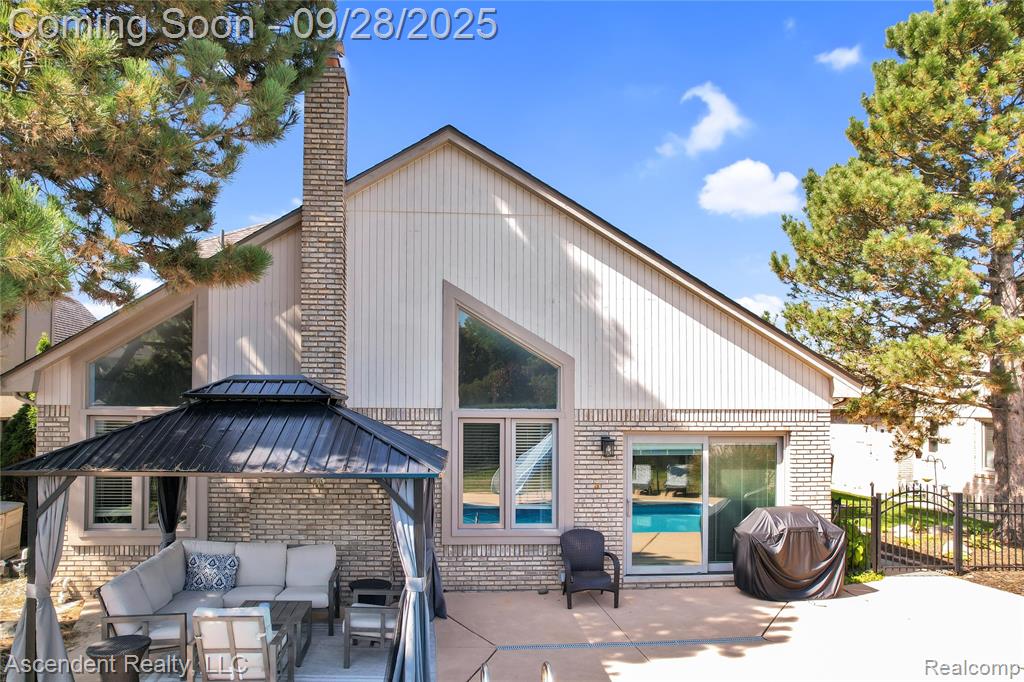 43476 Hillsboro Drive, Clinton Twp, MI 48038 — Photo 10