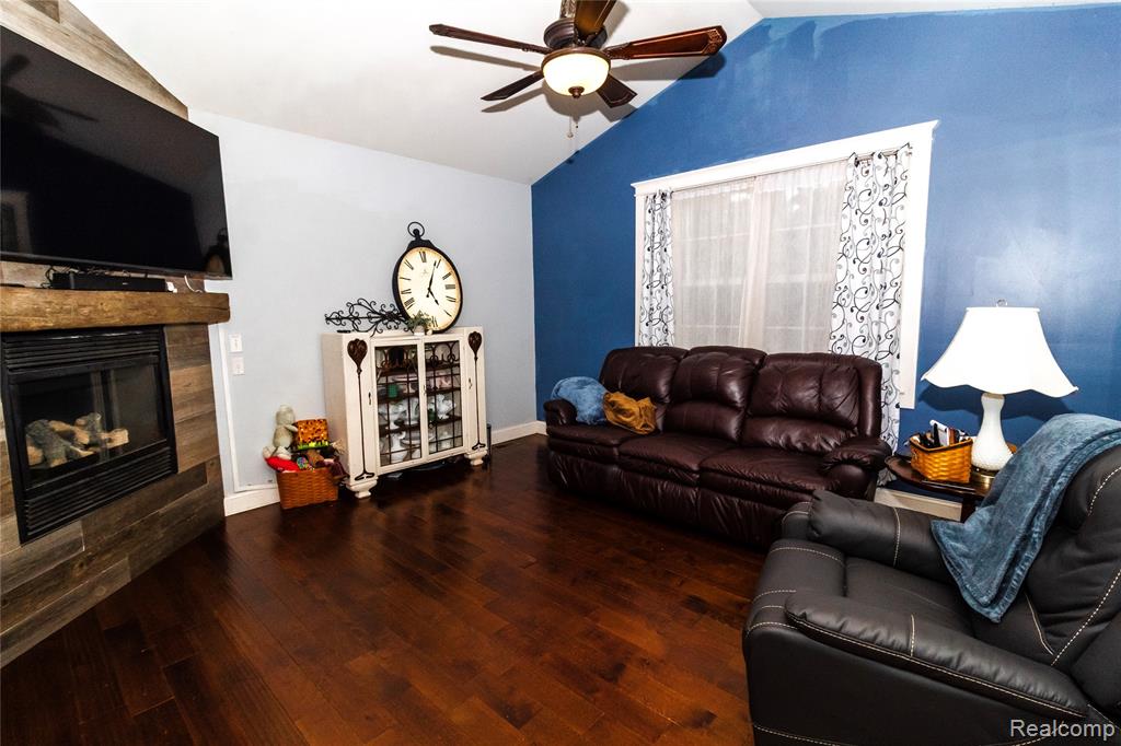 8314 Mill Pointe Court, Goodrich Vlg, MI — Photo 19