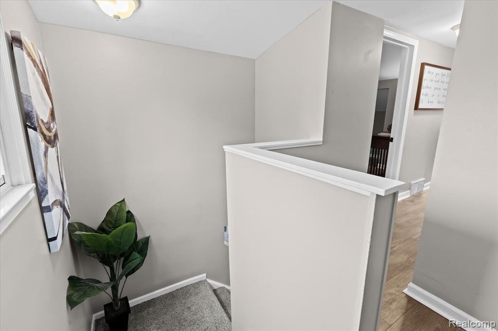 593 Heights Road, Lake Orion, MI 48362 — Photo 17