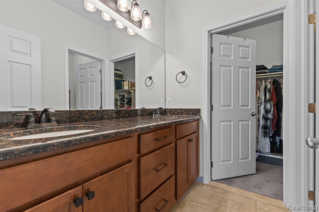 3333 Grove Lane, Auburn Hills, MI 48326 — Photo 19