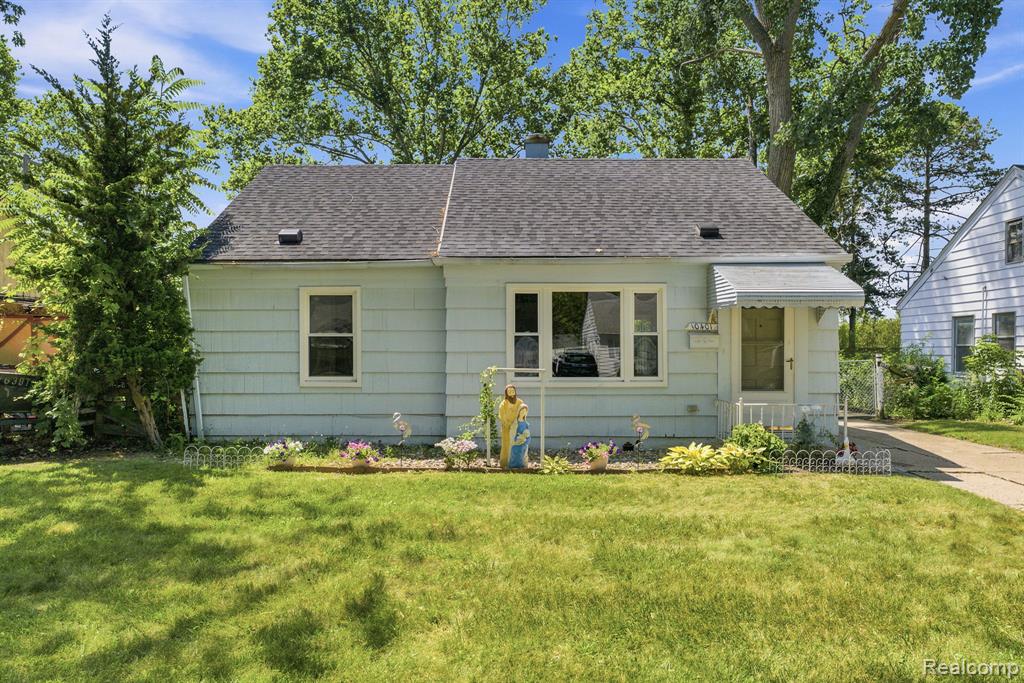 10401 Albany Street, Oak Park, MI 48237