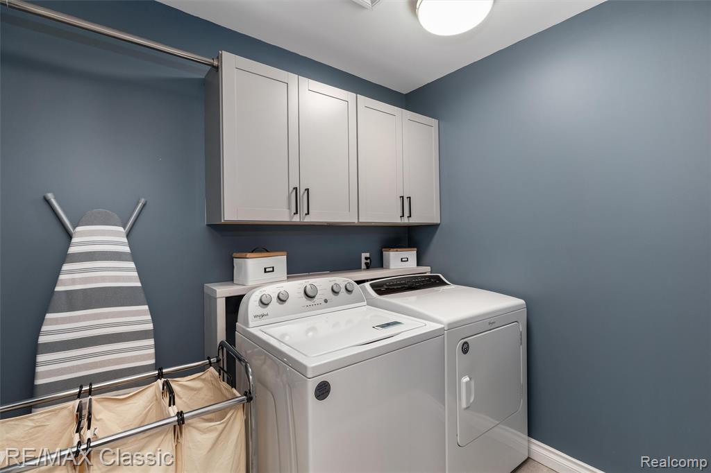 801 Kestrel Court, South Lyon, MI 48178 — Photo 22