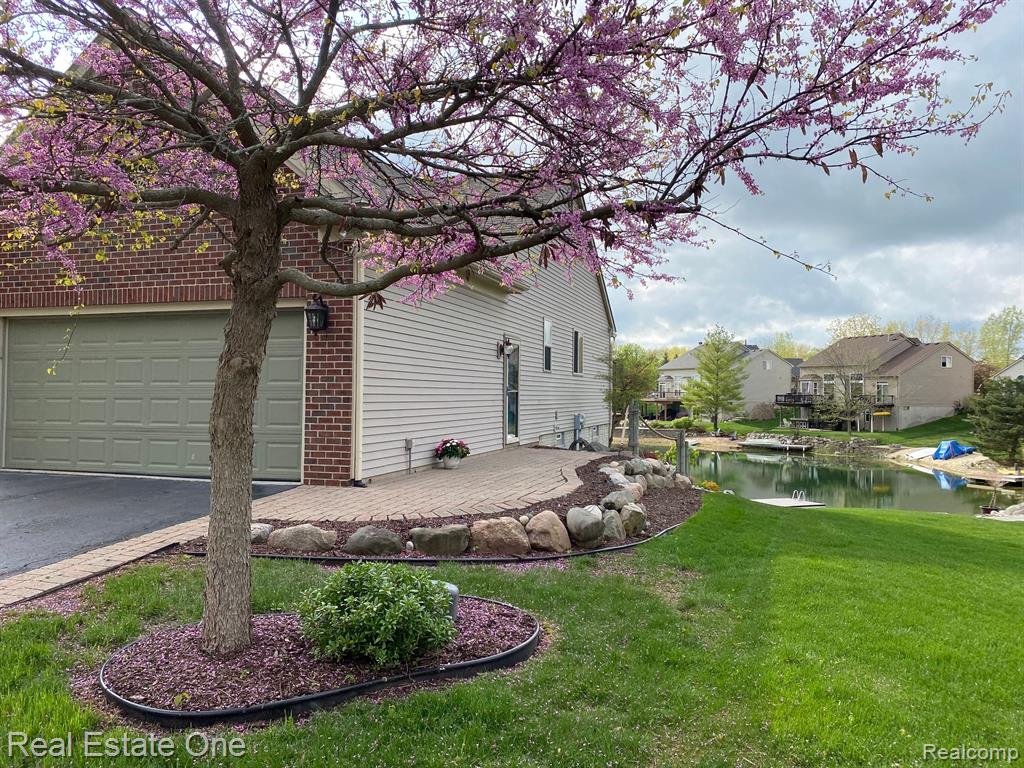 906 W PENINSULA, Oxford, MI 48371 — Photo 32