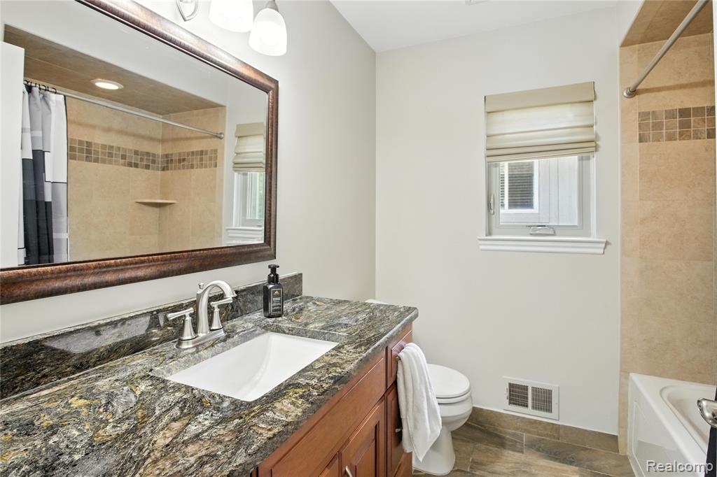 55937 Fallbrooke Drive, Macomb, MI 48042 — Photo 18