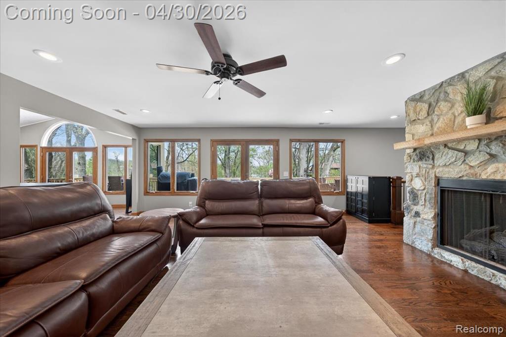 3945 N Vanstone Drive, Commerce Twp, MI 48382 — Photo 16