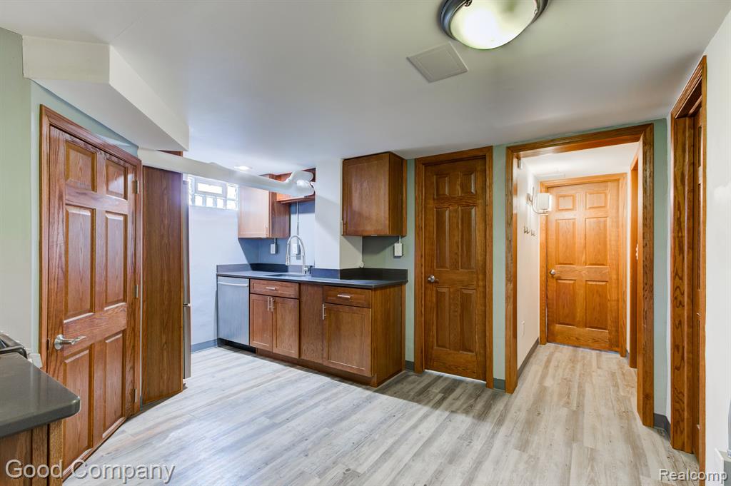 637 S CONNECTICUT Unit 1, Royal Oak, MI 48067 — Photo 5