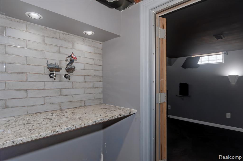 802 Catalpa Drive, Royal Oak, MI 48067 — Photo 21