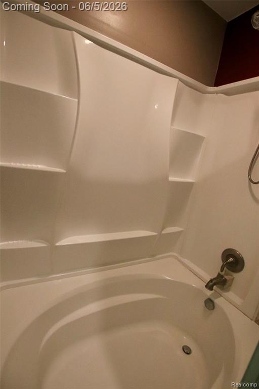 7044 Desmond Road, Waterford, MI 48329 — Photo 18