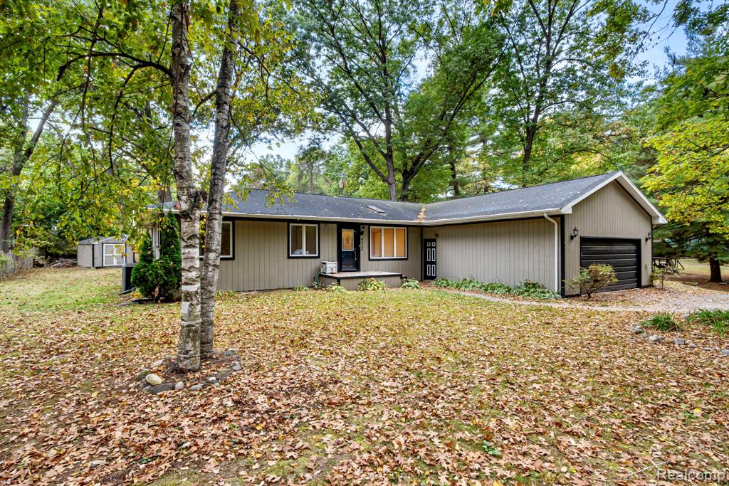 4535 Central Avenue, Clarkston, MI — Photo 2