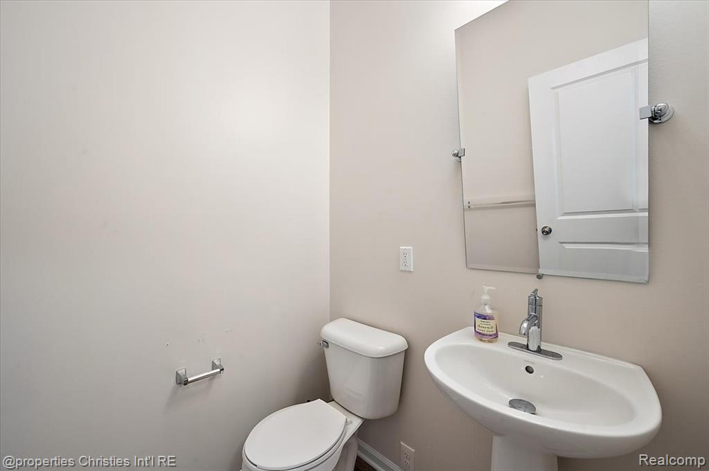4953 Treeside Lane, Troy, MI 48098 — Photo 41