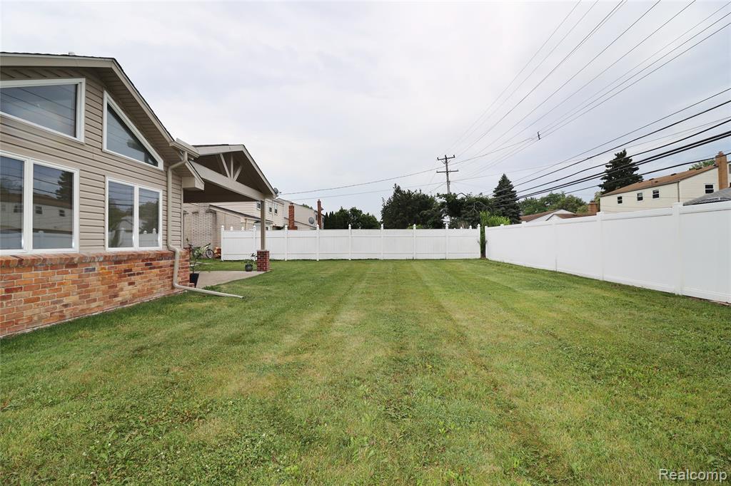 739 Kinloch Street, Dearborn Heights, MI 48127 — Photo 6