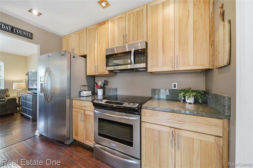 415 Ventnor Commons, Howell, MI 48843 — Photo 11