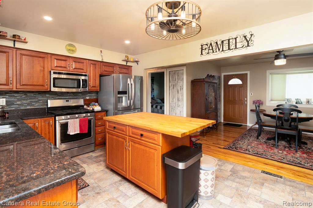 41024 Paign Drive Drive, Sterling Heights, MI 48313 — Photo 4