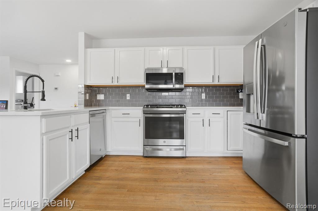 4312 Clear Creek Court, Rochester, MI 48306 — Photo 11