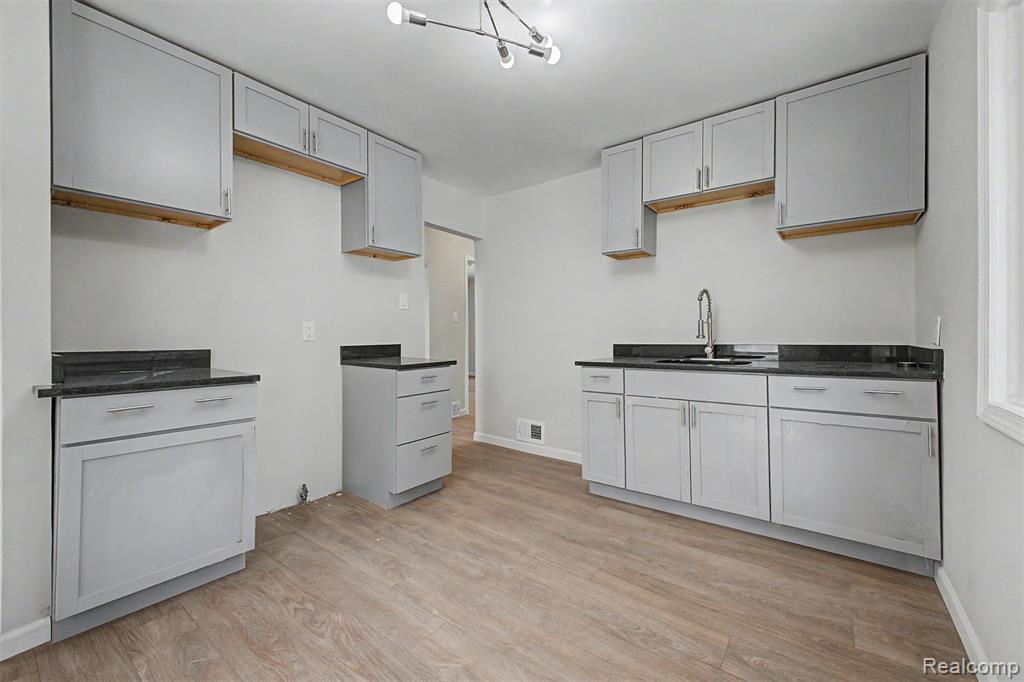 8300 Stout Street, Detroit, MI 48228 — Photo 8