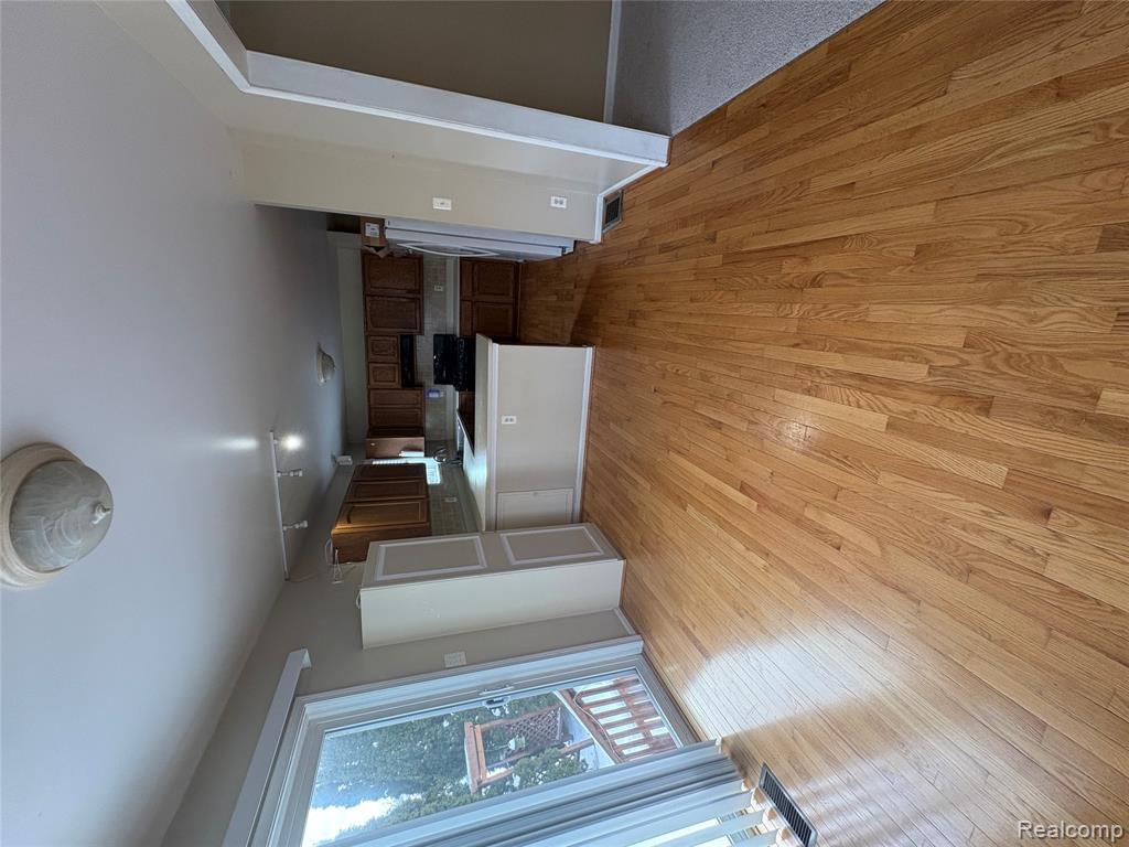 860 Eagle Heights Drive E, South Lyon, MI 48178 — Photo 2