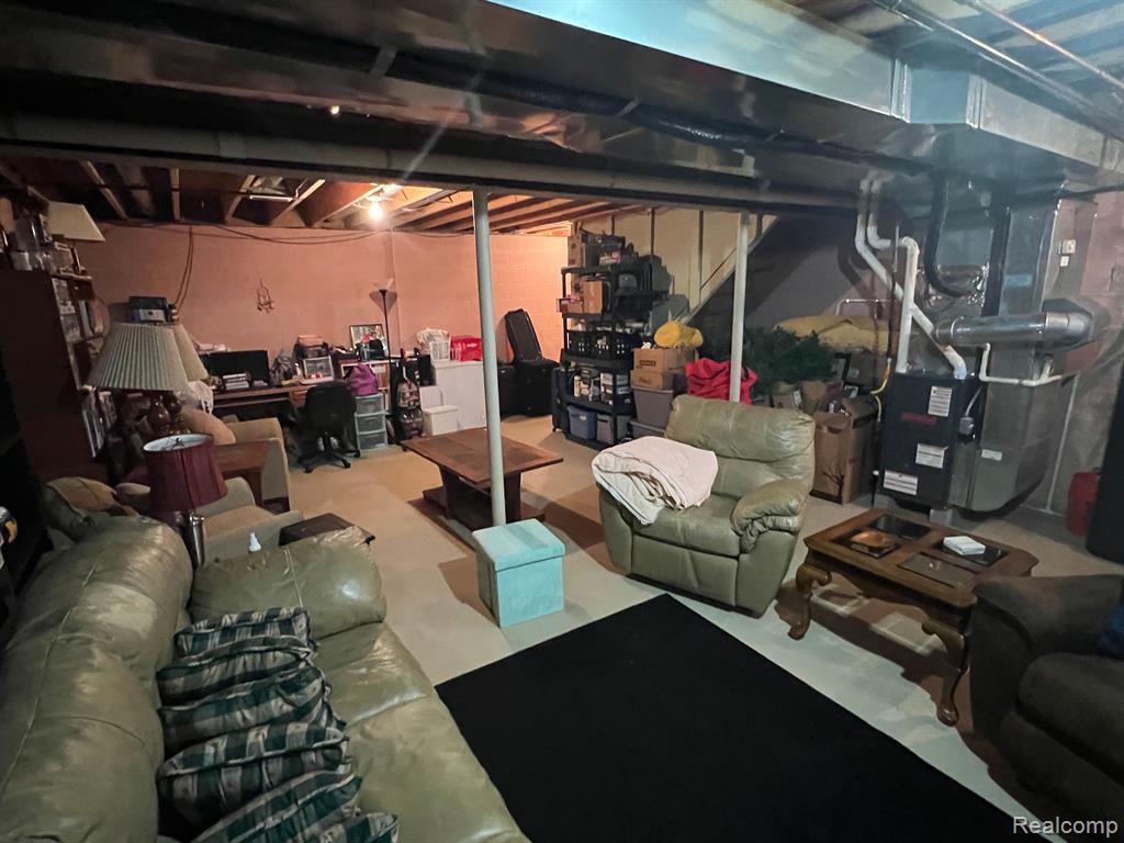 744 VILLAGE Drive, Fowlerville, MI 48836 — Photo 19