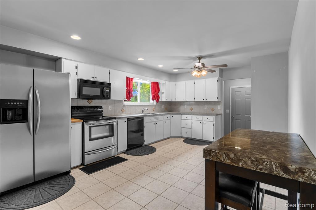 7284 Fostoria Road, Mayville Vlg, MI 48744 — Photo 11
