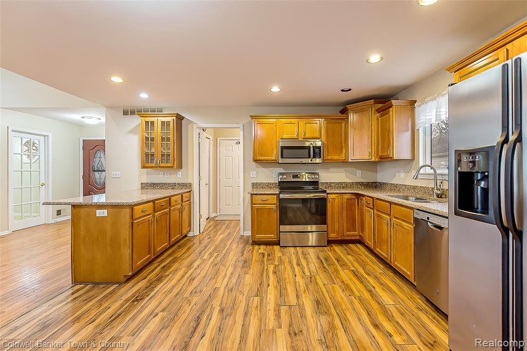 3268 Orchard Drive, Pinckney, MI 48169 — Photo 12