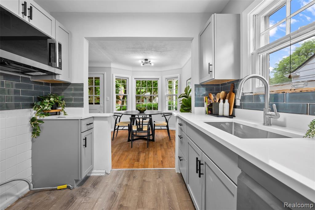414 Aqua Court, Royal Oak, MI 48073 — Photo 12