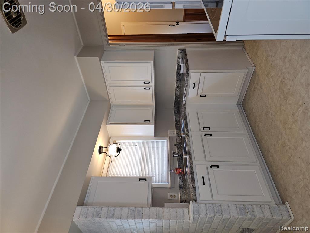 7355 W Frumin Court, Westland, MI — Photo 8